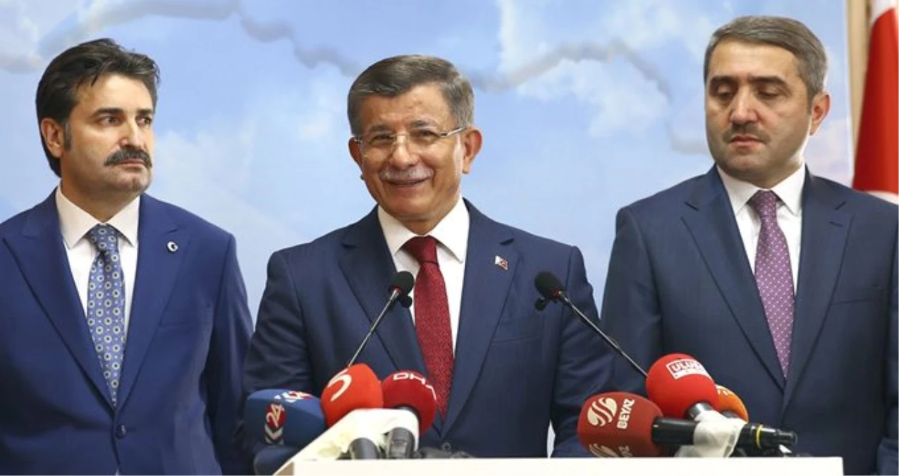 Ahmet Davutoğlu yeni parti için çalışmaları hızlandırdı