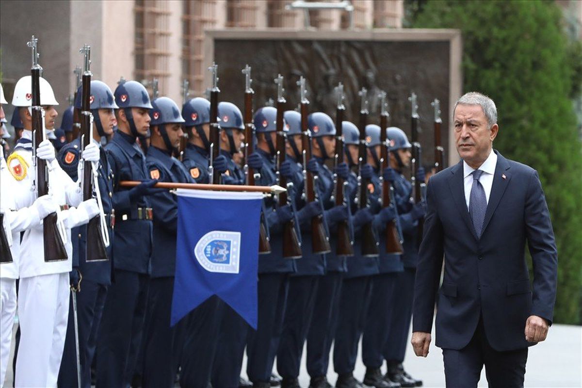 Bakan Akar, İran Savunma Bakanı\'yla görüştü