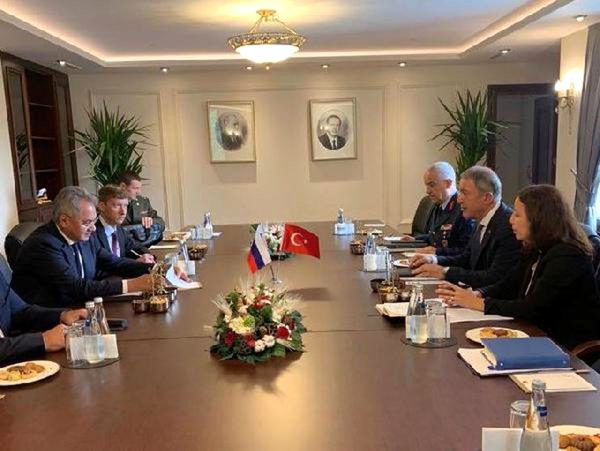 Bakan akar, rus mevkidaşı ile görüştü