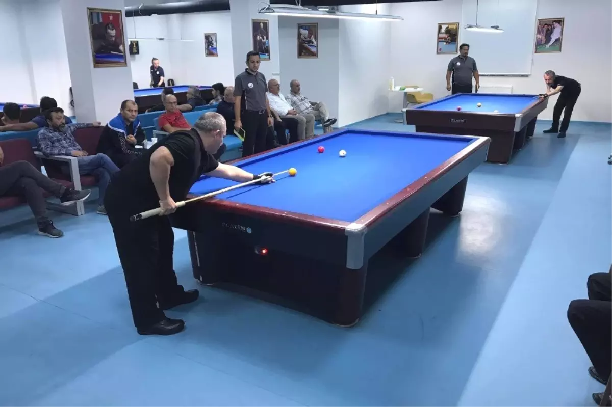 Bilardo il şampiyonu Salih Tekkeli