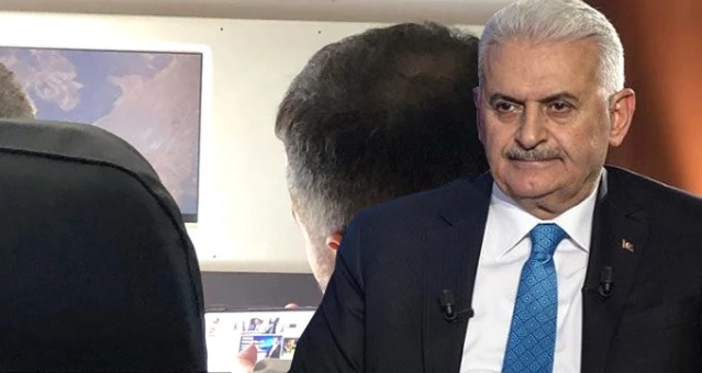 Binali Yıldırım, Davutoğlu'nun istifa açıklamasını izlerken görüntülendi