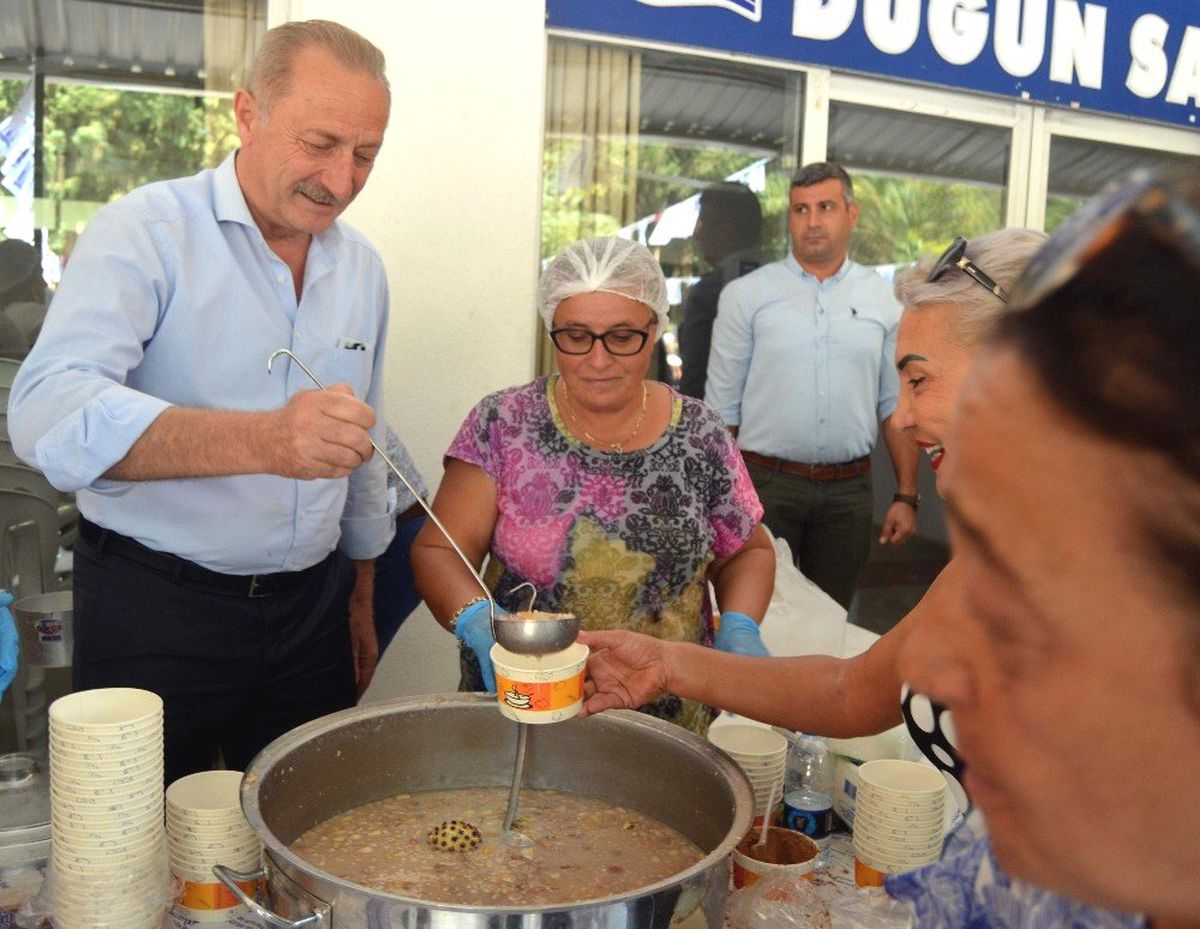 Didim Belediyesi\'nden aşure hayrı