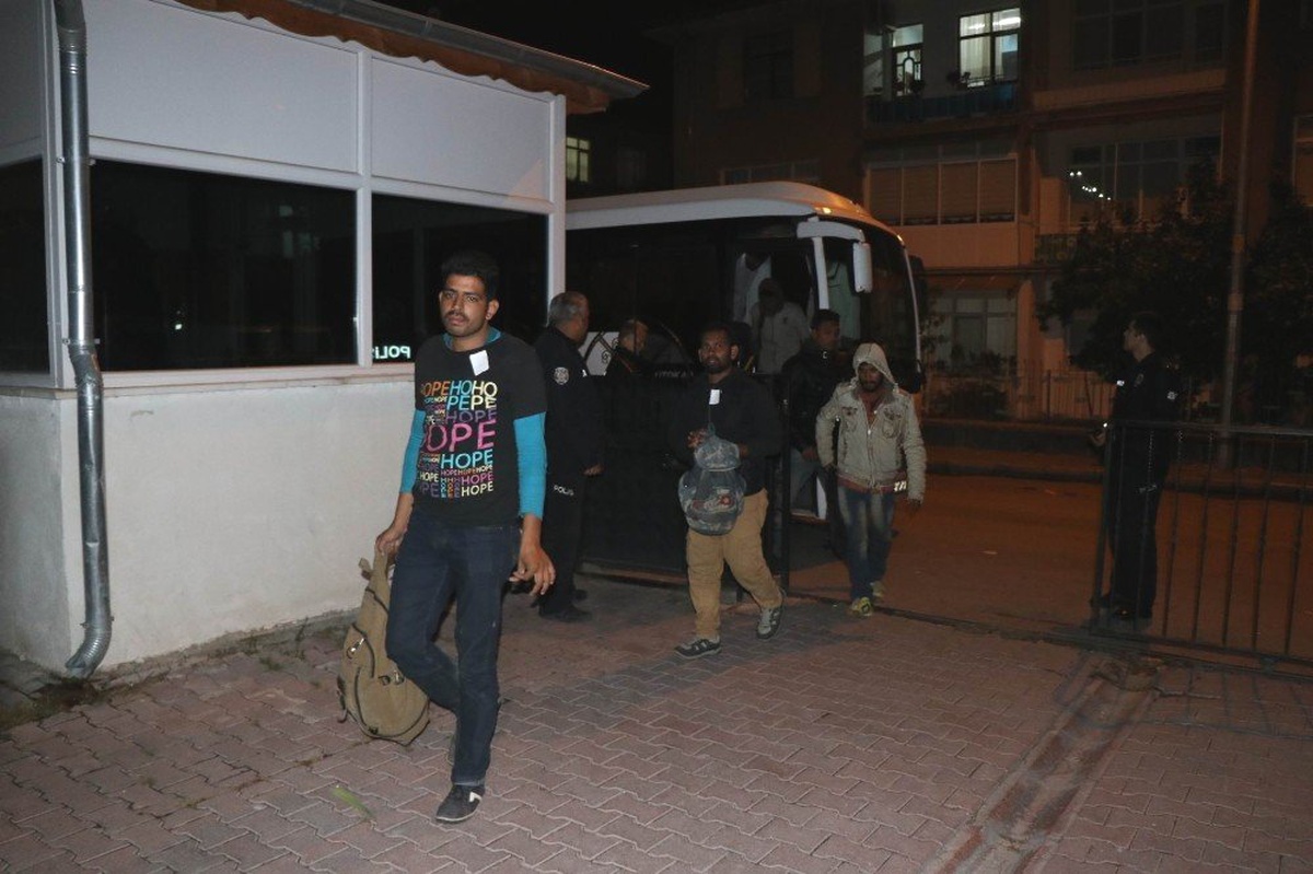 Kayseri\'de 49 düzensiz göçmen yakalandı