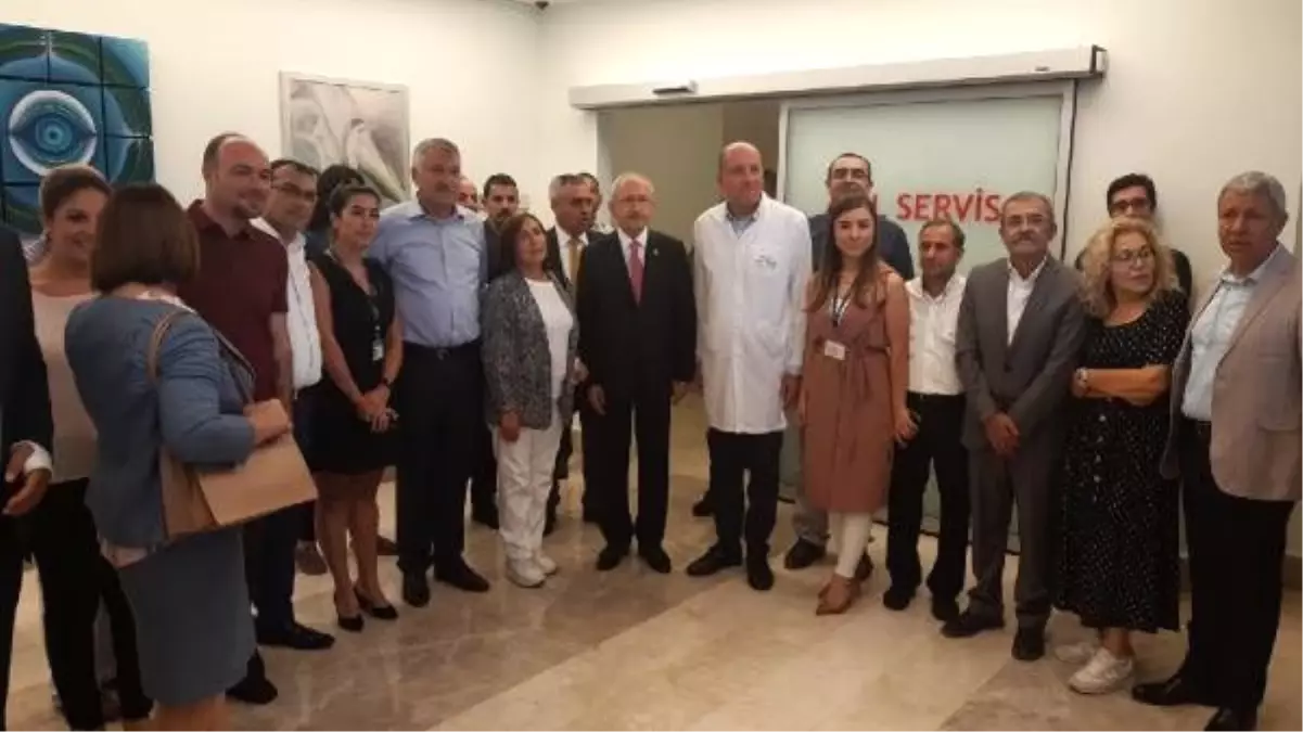 Kılıçdaroğlu, adana\'da hasta arkadaşını ziyaret etti