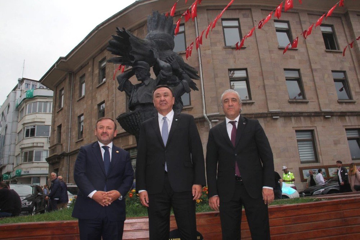 Kırgızistan Büyükelçisi Kubanıçbek Ömüralıyev Giresun\'da