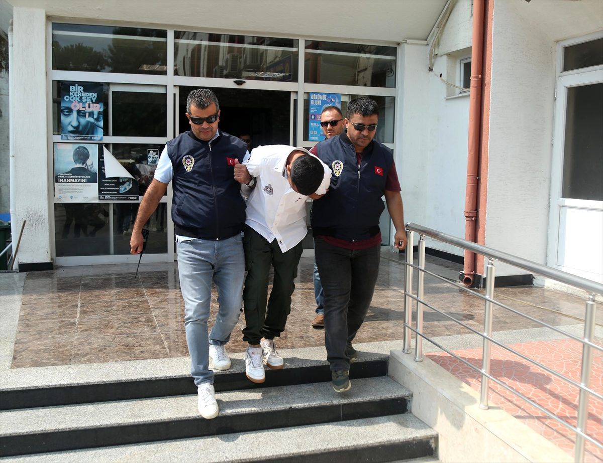 Mersin\'de cep telefonu hırsızlığı kamerada