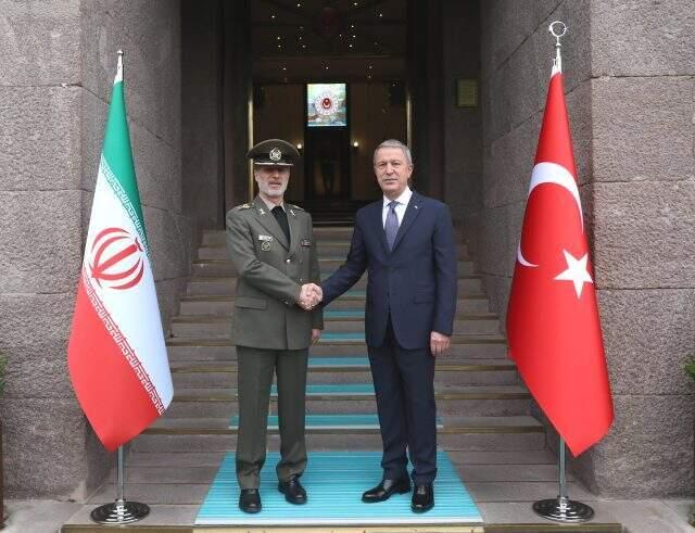Son Dakika: Milli Savunma Bakanı Hulusi Akar'dan kritik görüşme