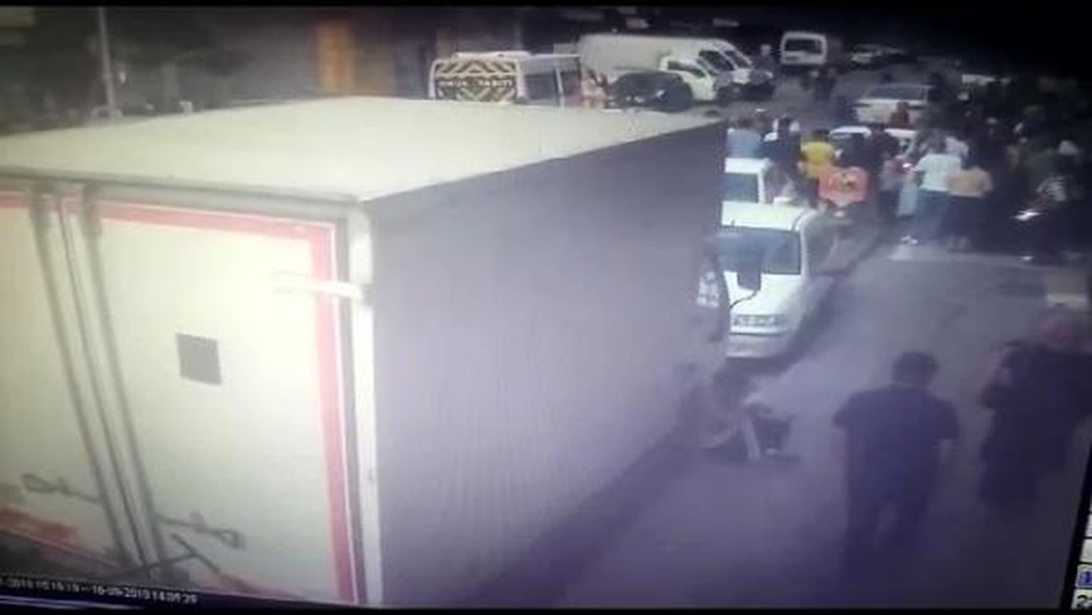Sultangazi\'de zorla evlendirilmek istenen kız çocuğu arkadaşının ihbarıyla kurtuldu