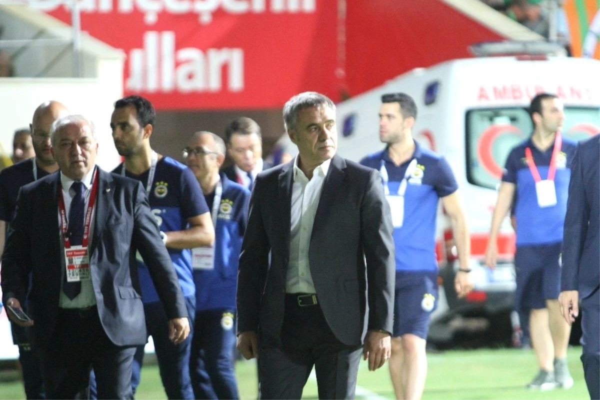 Süper Lig: Aytemiz Alanyaspor: 0 - Fenerbahçe: 0 (Maç devam ediyor)