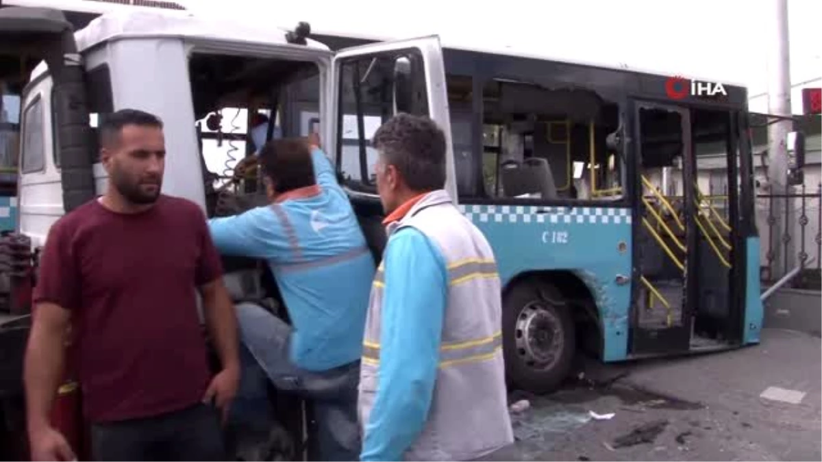 Ümraniye\'de vinç, özel halk otobüsüne çarptı: 9 yaralı