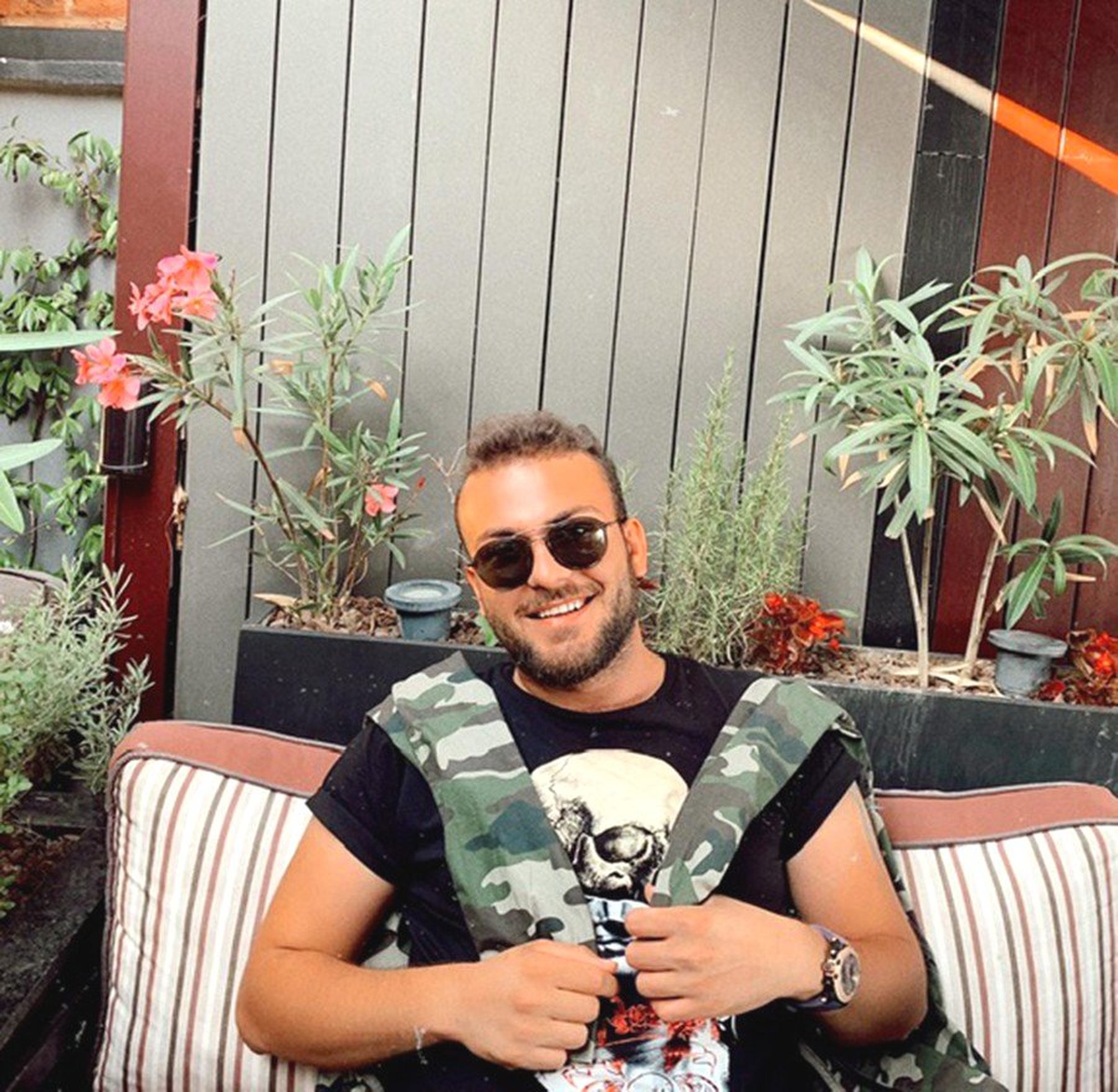Ünlü kuaför Mustafa Batur\'dan köy okullarına anlamlı destek
