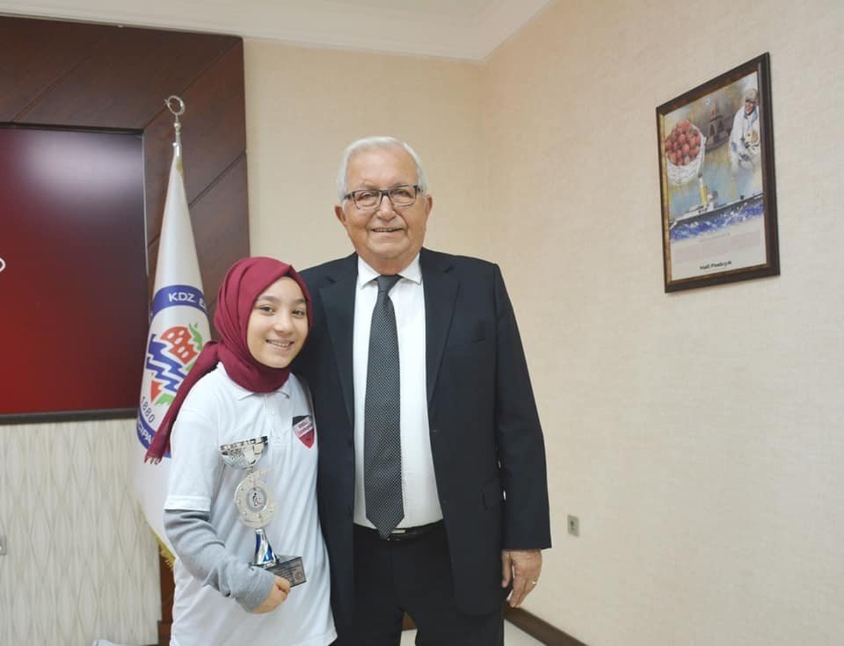 Yelken\'de engelleri aştı, en genç sporcu seçildi