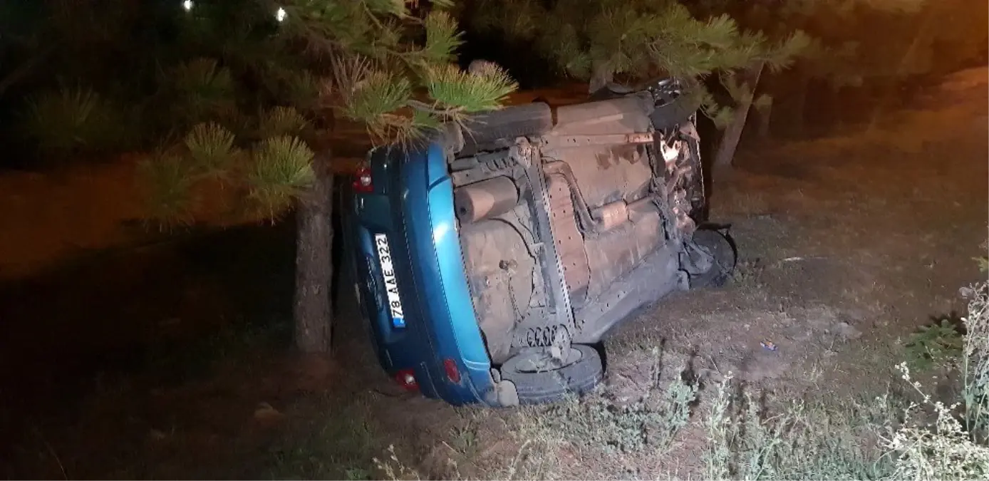 Yoldan çıkan otomobil takla atarak ağaçlara takıldı