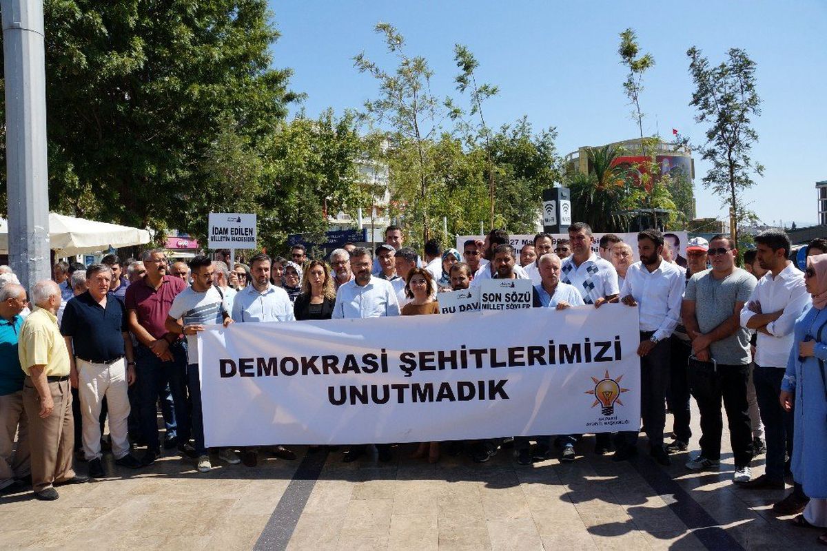 AK Parti Aydın, demokrasi şehidi Adnan Menderes\'in andı