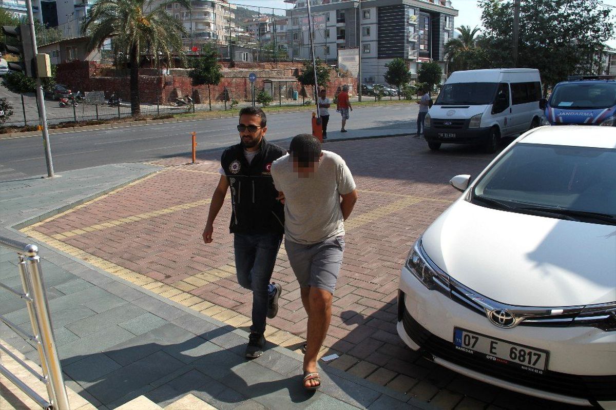 Alanya\'da 1 kilo esrar ele geçirildi
