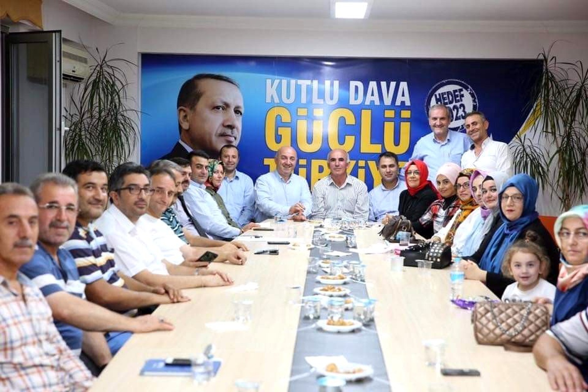 Başkan Bıyık, "Teşkilatlar gözümüz kulağımız"