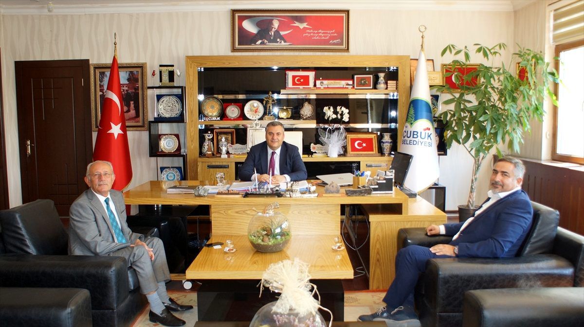 Başkan Demirbaş yatırımcıları makamında kabul etti