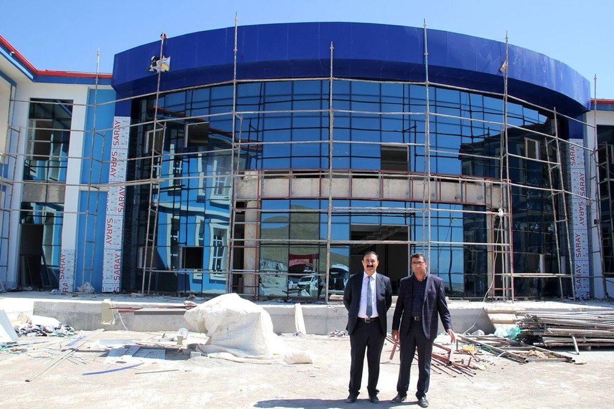 Başkan Süer\'den Van Et ve Süt Kombinası Müdürlüğü binasında inceleme