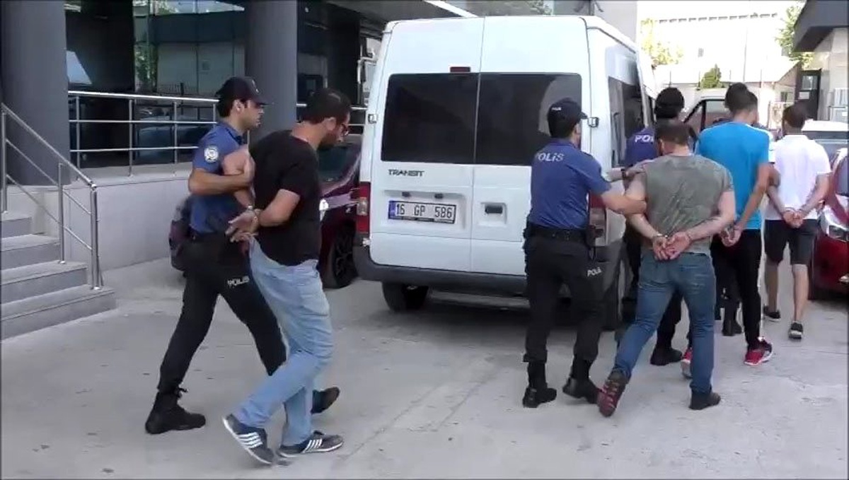 Bursa\'da uyuşturucu operasyonu: 25 kişi gözaltında