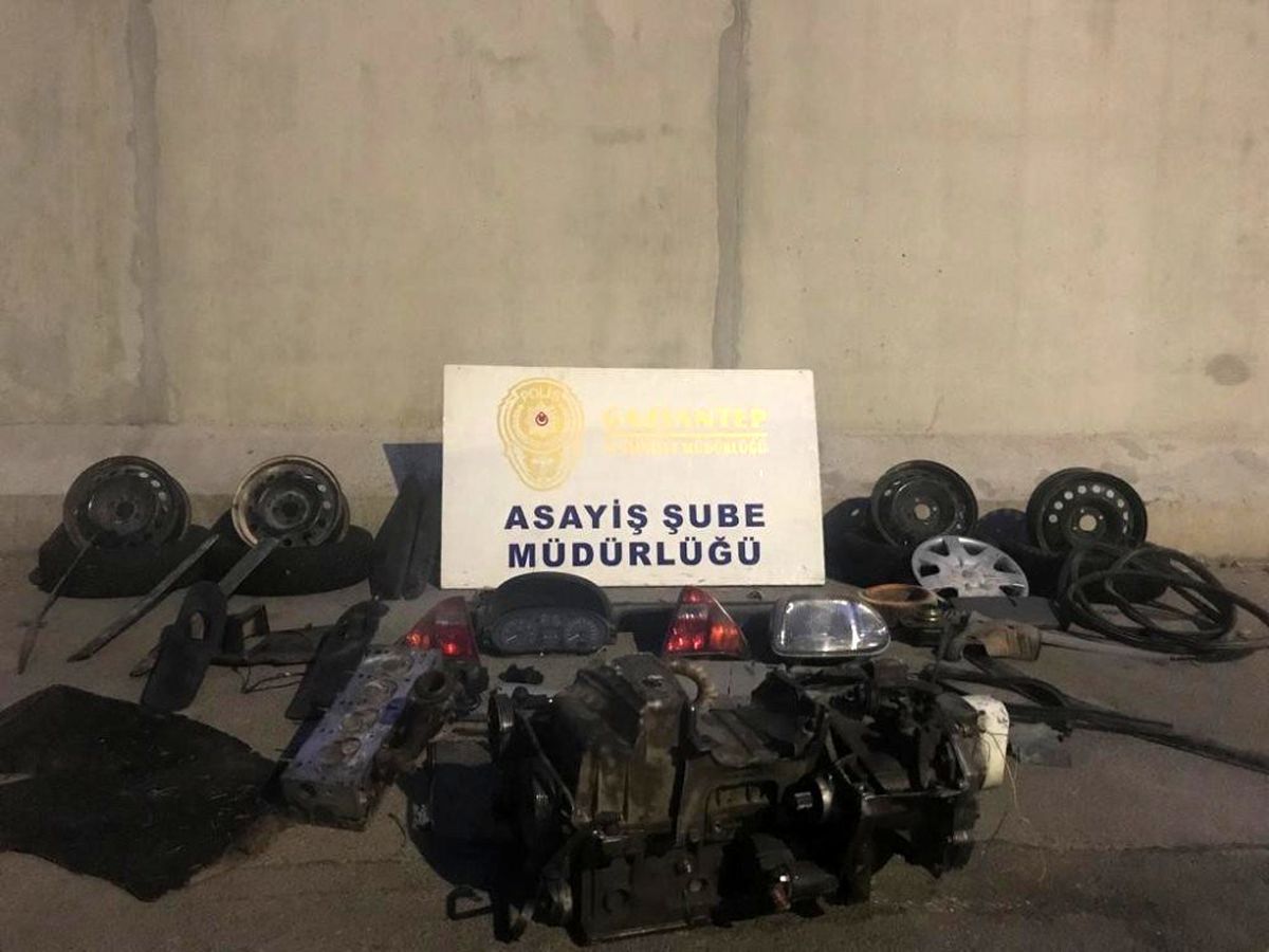 Çalıntı araç parçalanmış halde bulundu
