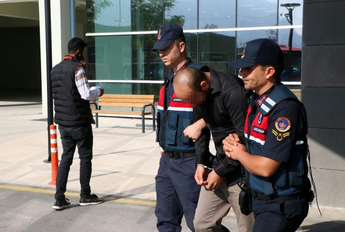 Çalıştığı firmadan çaldığı çeyiz eşyalarını satarken suçüstü yakalandı