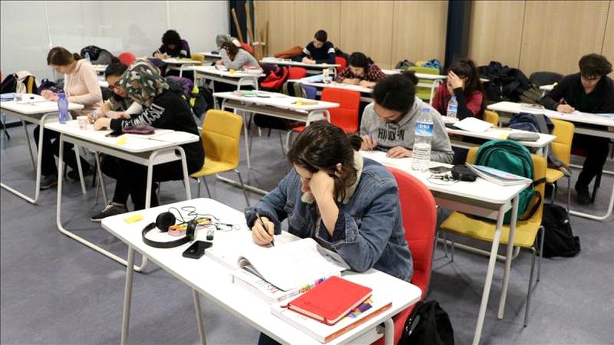 Fransız heyet, Türk lisesi sorununu aşmak için Ankara\'da