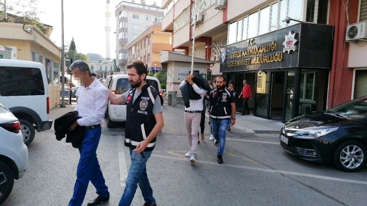 Gebze\'de evlere dadanan hırsızlar, polisin takibiyle yakalandı