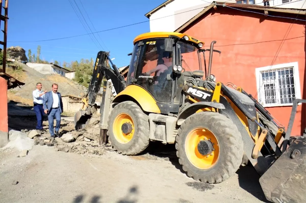 Hakkari Belediyesinden asfalt çalışması