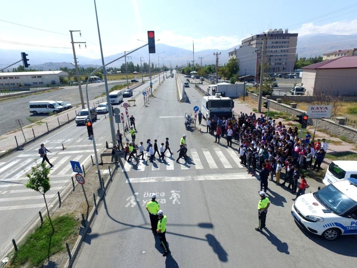 Iğdır\'da öğrencilere trafik eğitimi