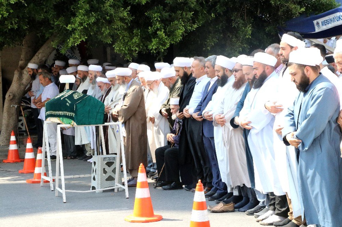 İsmailağa Cemaatinin Akdeniz Bölge sorumlusu son yolculuğuna uğurlandı