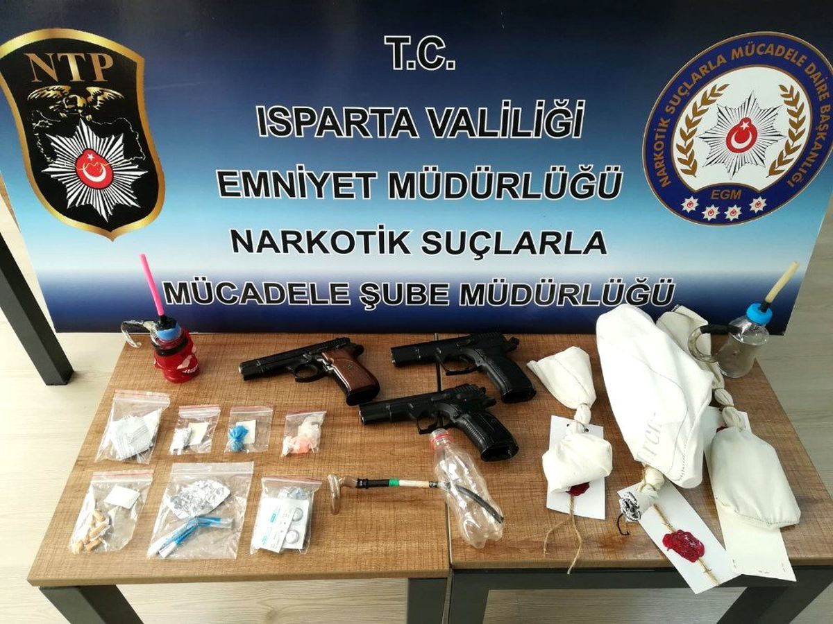 Isparta\'da 13 adreste eş zamanlı \'Torbacı\' operasyonu: 17 gözaltı