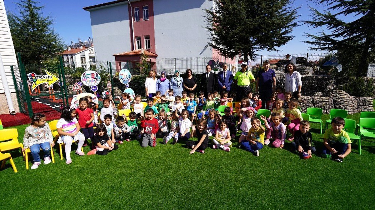 Isparta\'da Hareketlilik Haftası\'nda anaokulu öğrencilerine trafik bilinçlendirmesi