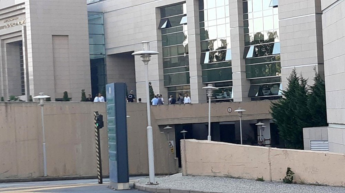 İstanbul Adliyesinde güvenlik görevlisi intihara teşebbüs etti