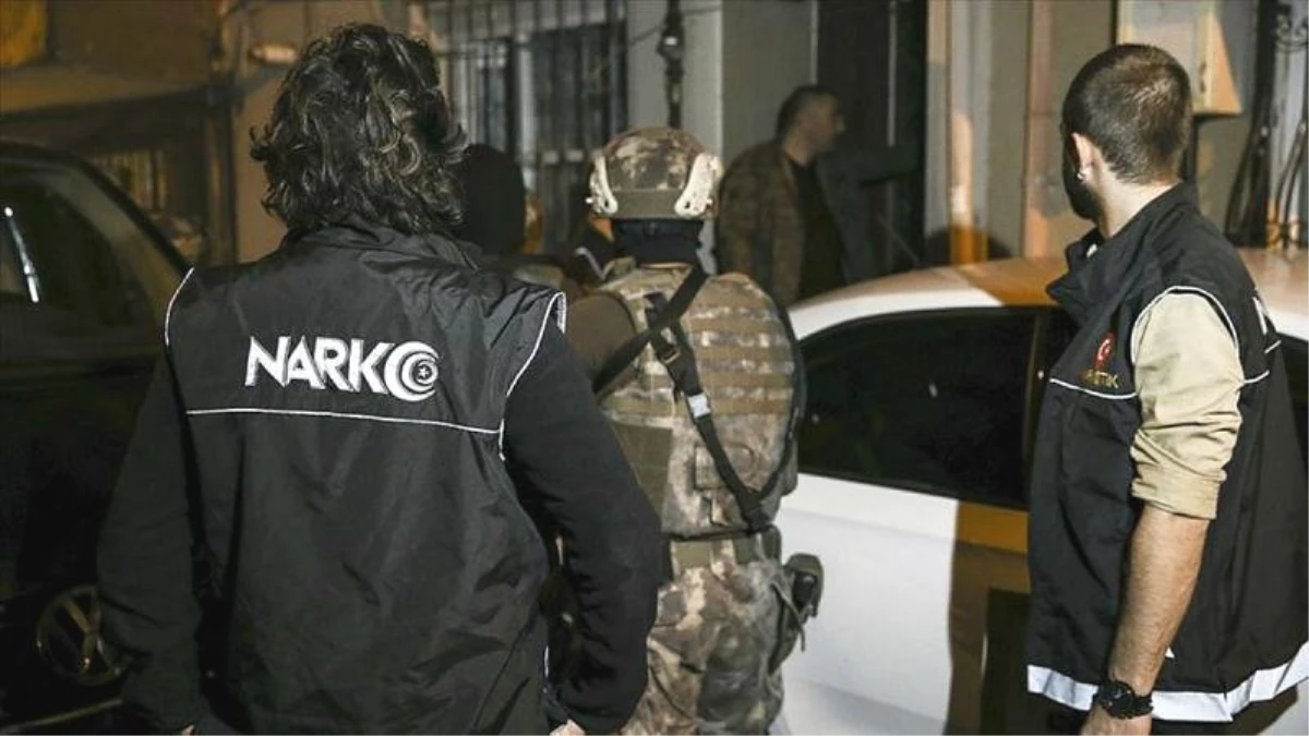 İstanbul\'da uyuşturucu operasyonu: 35 kişi gözaltına alındı