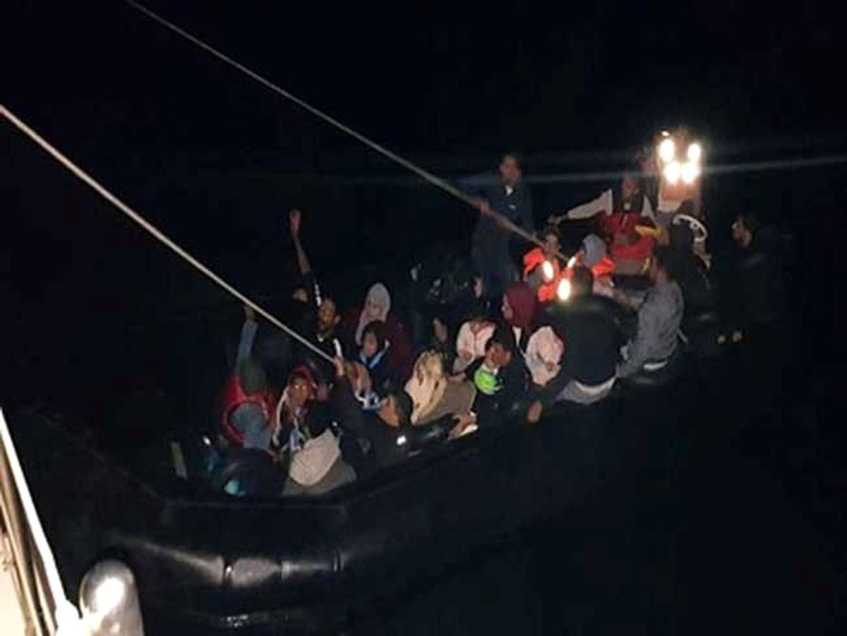 İzmir\'de 92 düzensiz göçmen yakalandı
