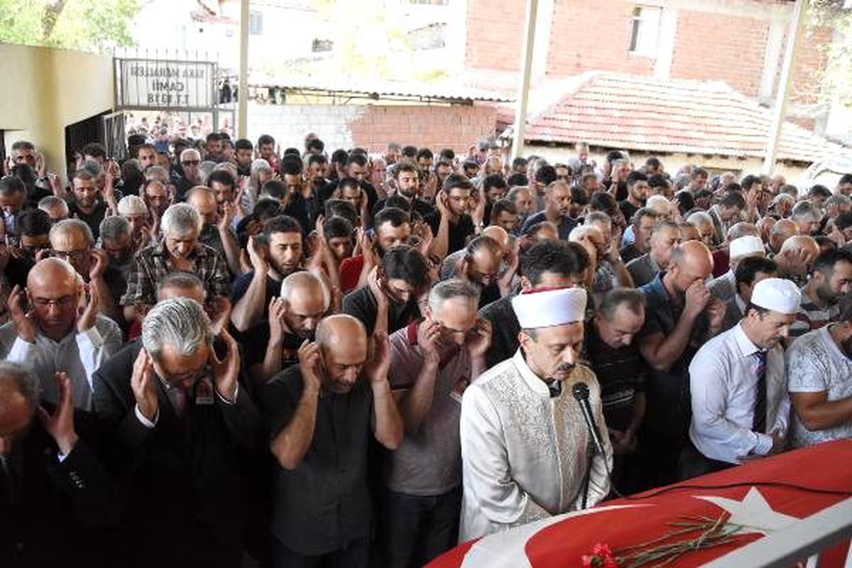 Kampüsteki kazada ölen sezen için üniversitede hazin tören (2)