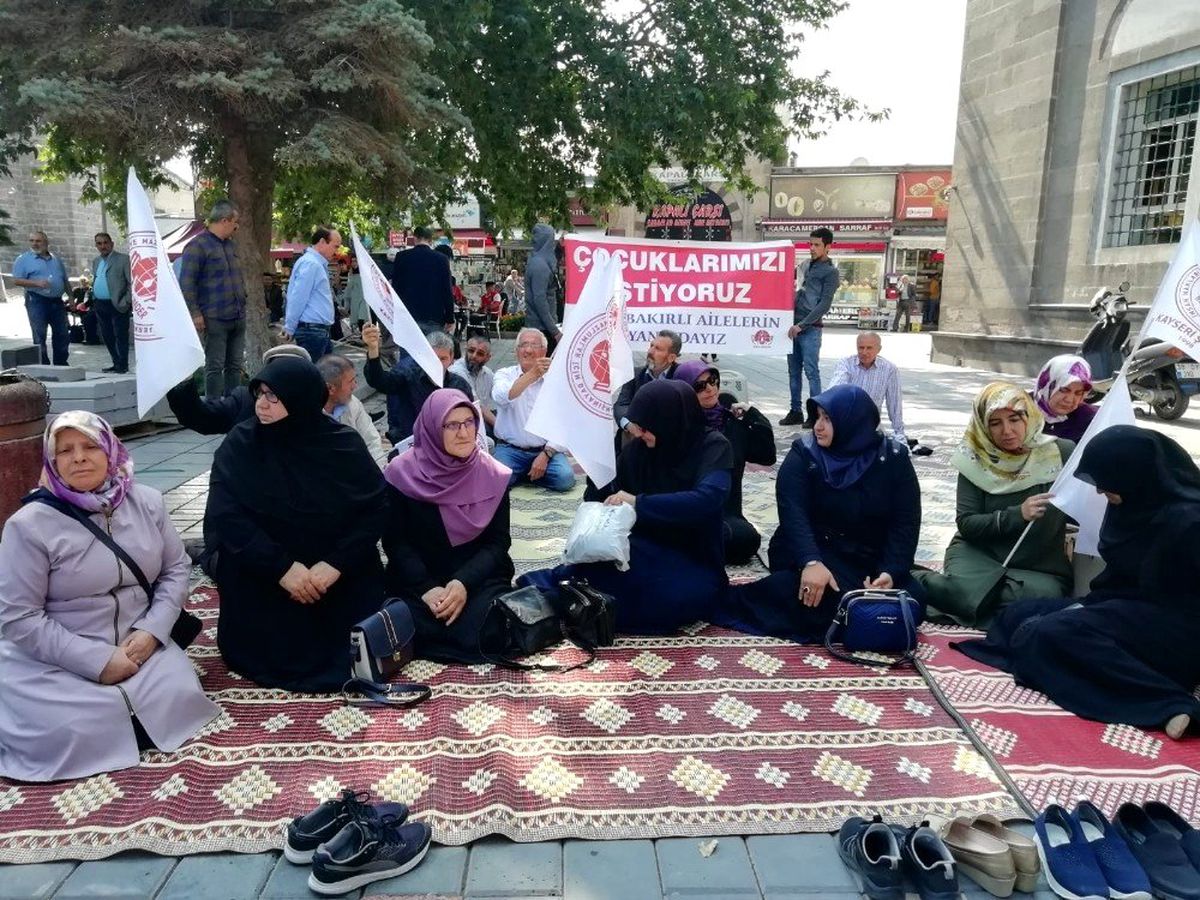 Kayserili annelerden, Diyarbakır\'da eylem yapan annelere destek