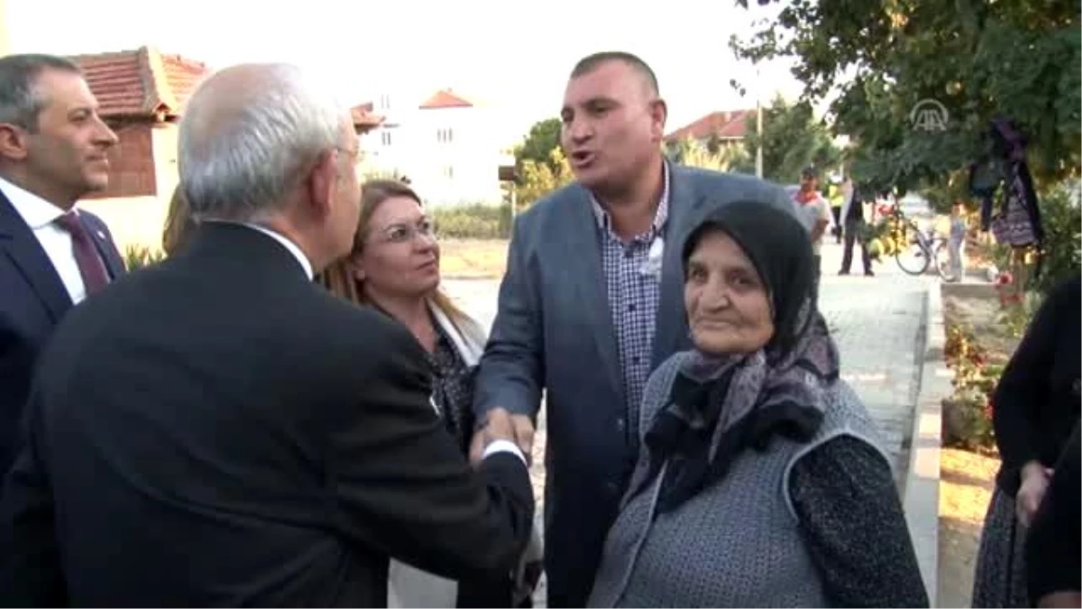 Kılıçdaroğlu, Bozkurt\'ta depremden etkilenen vatandaşları ziyaret etti