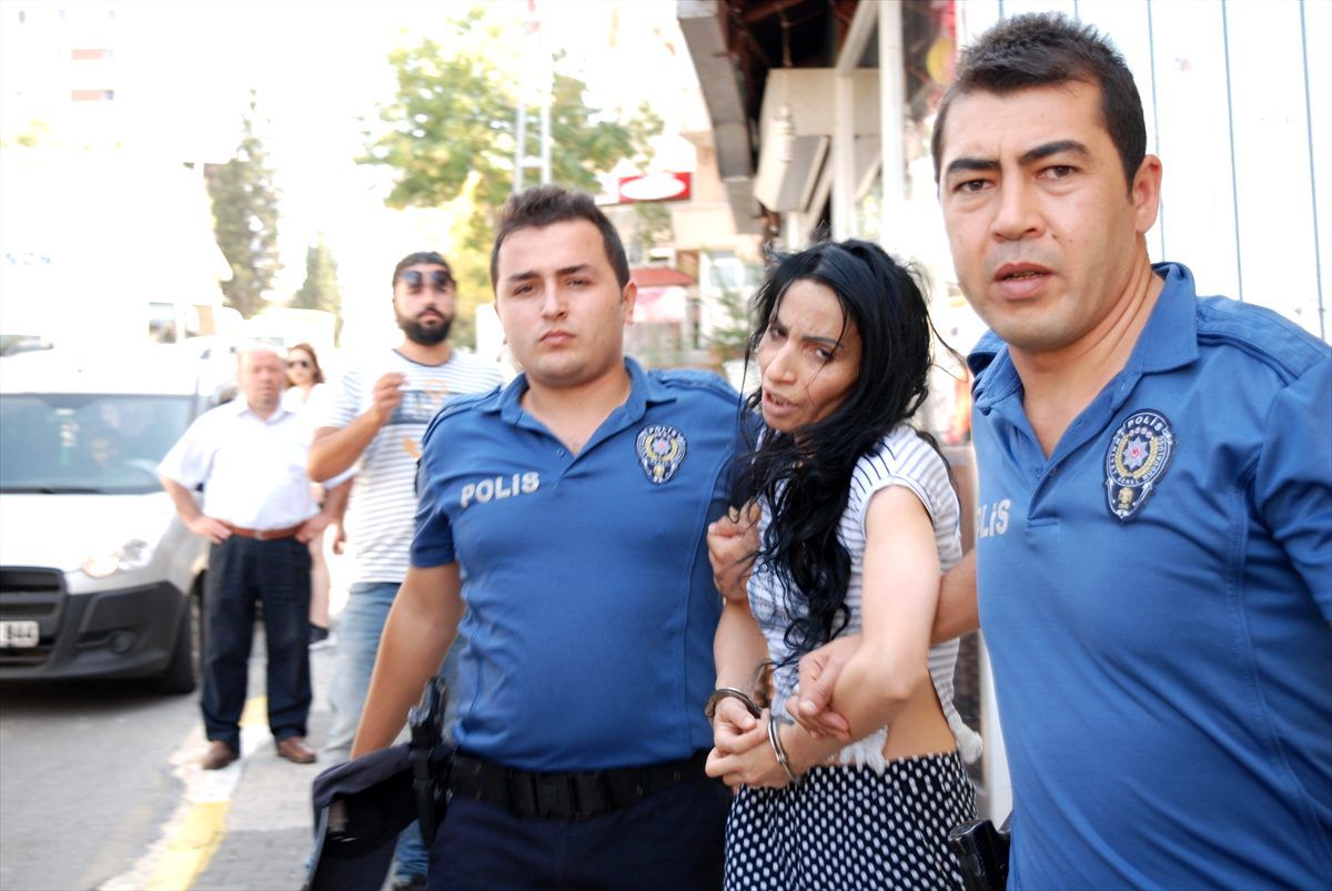 Maltepe\'de bıçakla yaralama