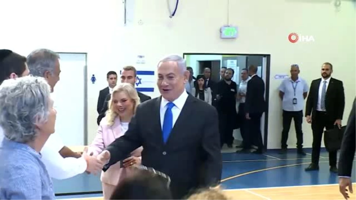 Netanyahu ve Eşi Oyunu Kullandı