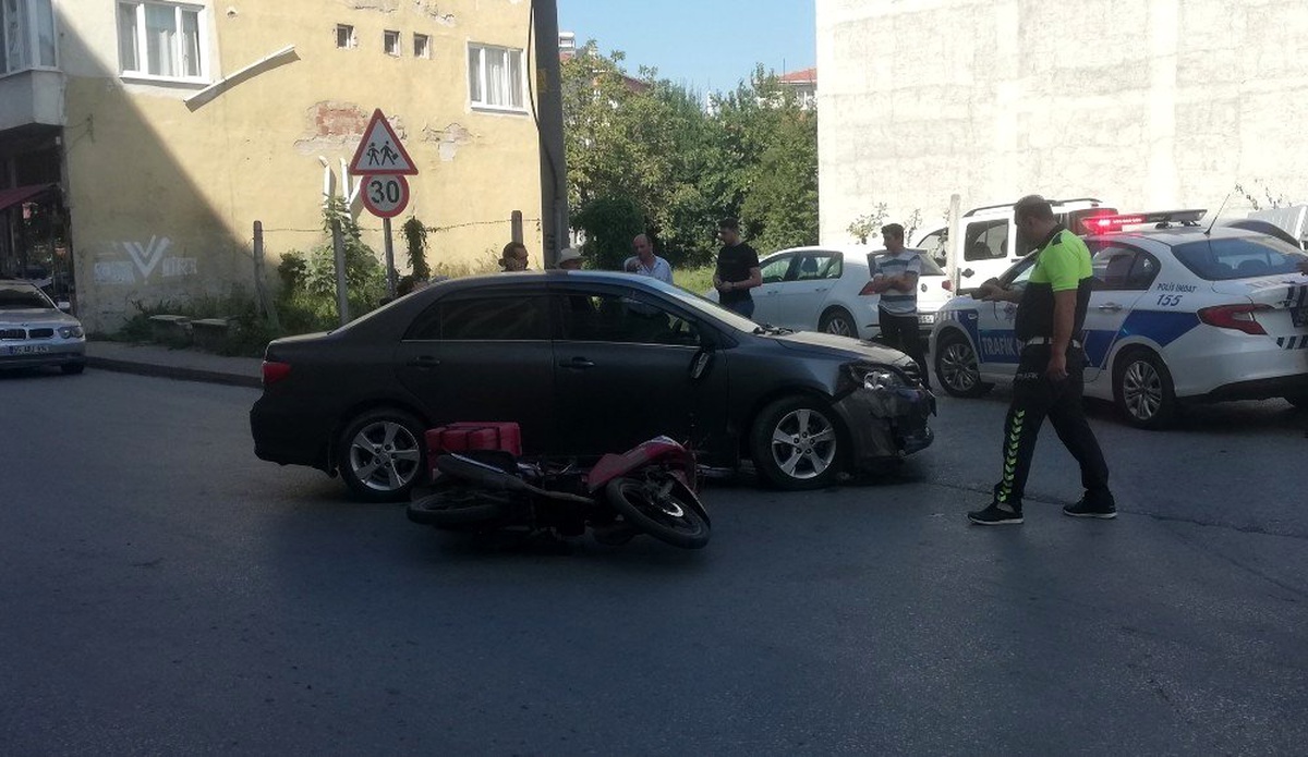 Otomobil ile motosiklet çarpıştı: 1 yaralı