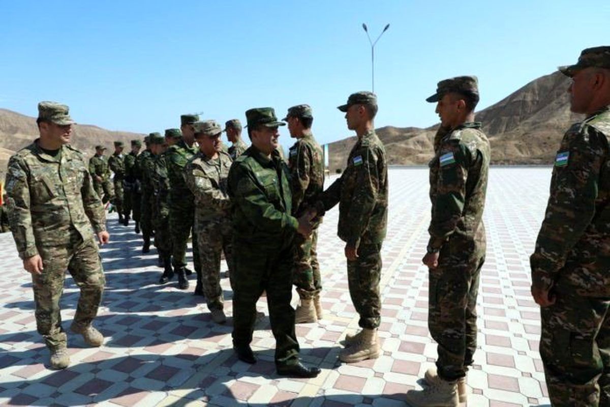 Özbekistan ve Tacikistan\'dan teröre karşı ortak askeri tatbikat