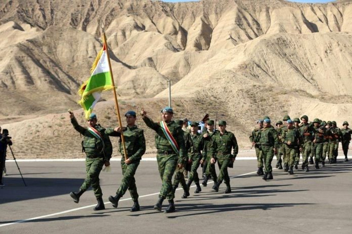 Özbekistan ve Tacikistan\'dan teröre karşı ortak askeri tatbikat