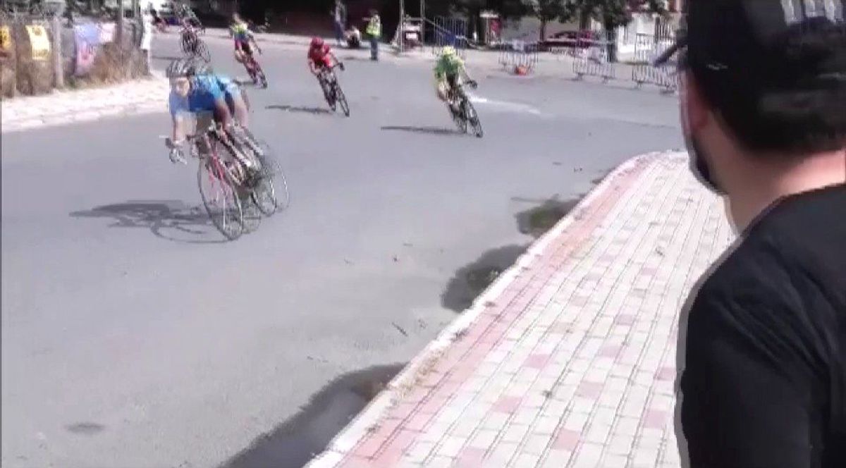 (Özel) Büyükçekmece\'deki yol yarışlarında talihsiz kaza