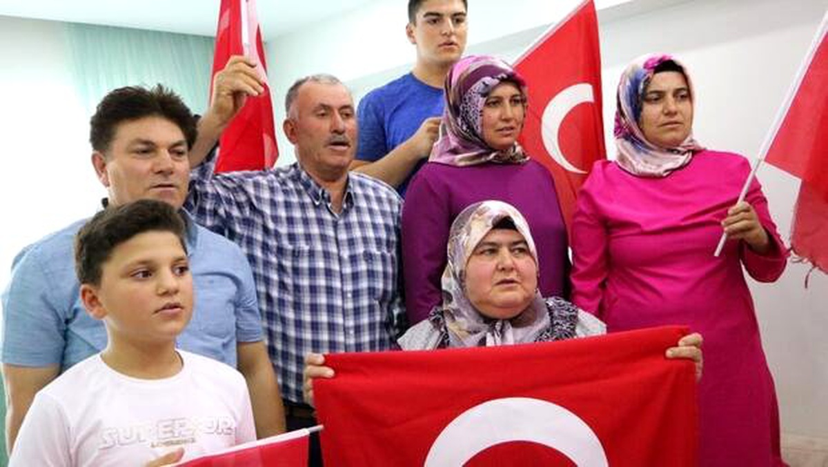 Rıza Kayaalp\'in 4. Dünya Şampiyonluğu ailesini sevince boğdu