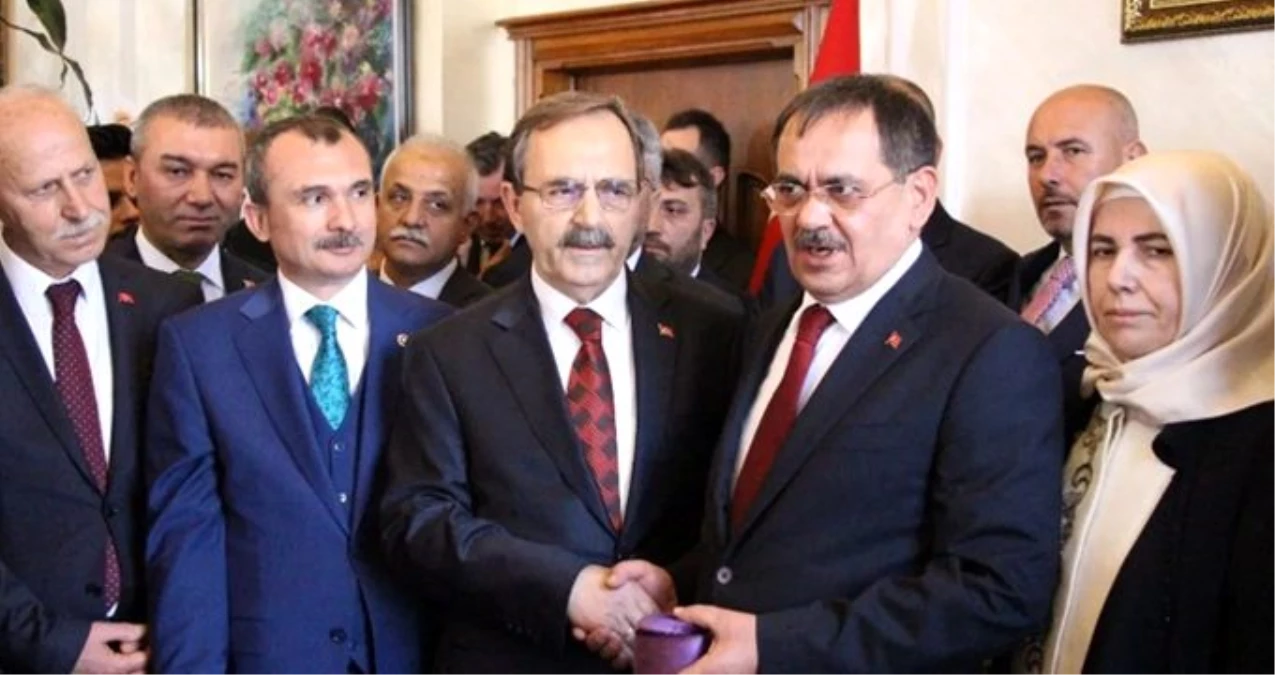 Samsun Büyükşehir Belediyesi\'nde eski başkanın yaptığı zammı yeni başkan iptal etti