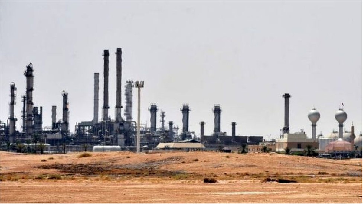 Suudi Arabistan\'da petrol tesislerine saldırı: ABD\'ye göre füze ve İHA\'lar İran\'ın güneyinden kalktı