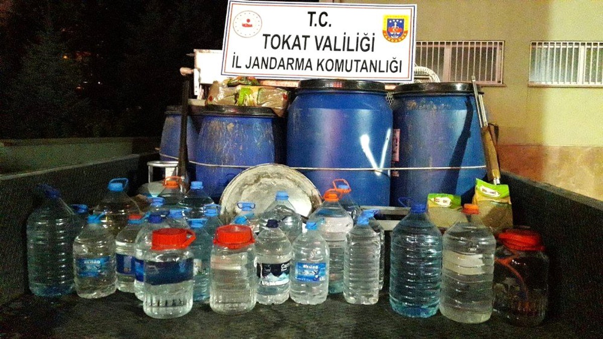 Tokat\'ta 942 litre kaçak içki ele geçirildi