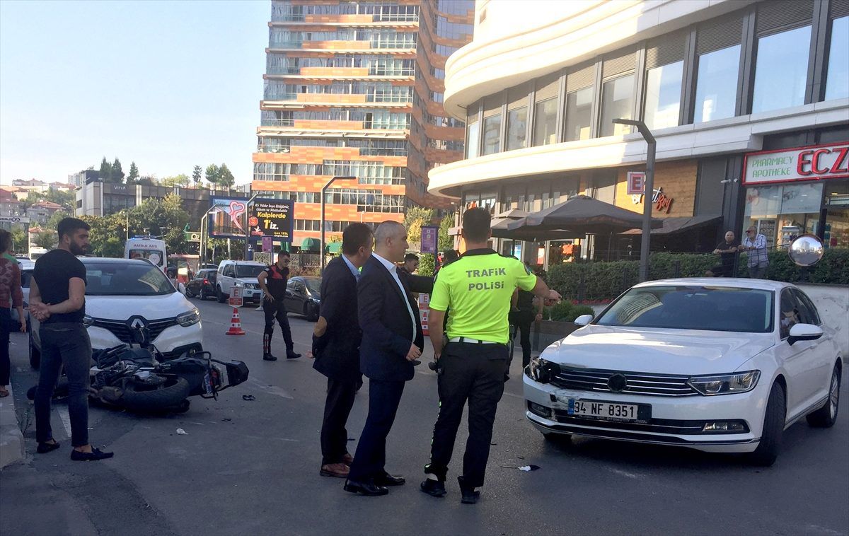 Trafik kazasında bir polis yaralandı