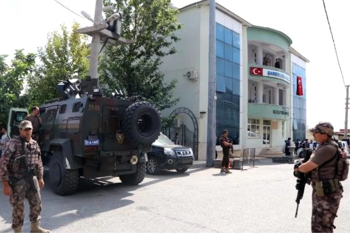 Tutuklanan kulp belediye başkanı, görevden alındı (2)